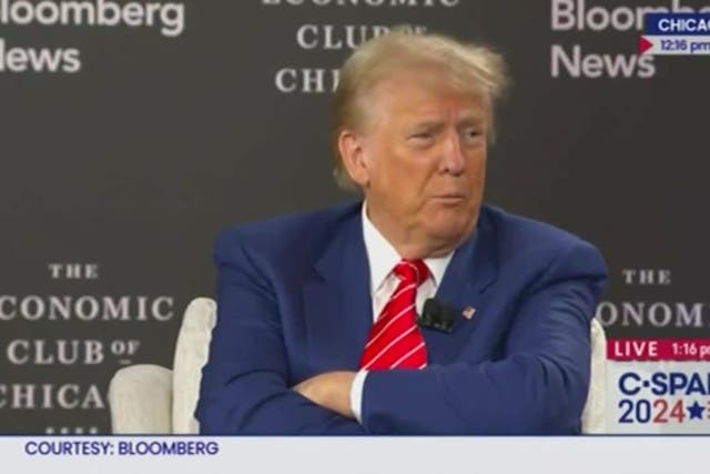 <p>Trump attacks Bloomberg moderator at economic policy event.</p>